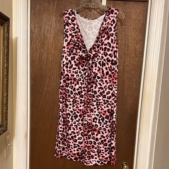 Dresses & Skirts - Pink Leopard Print Sleeveless Dress​